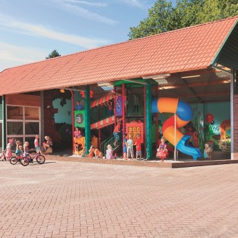 Überdachter Spielplatz