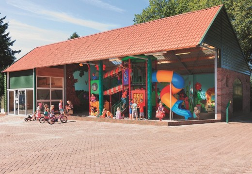 Überdachter Spielplatz